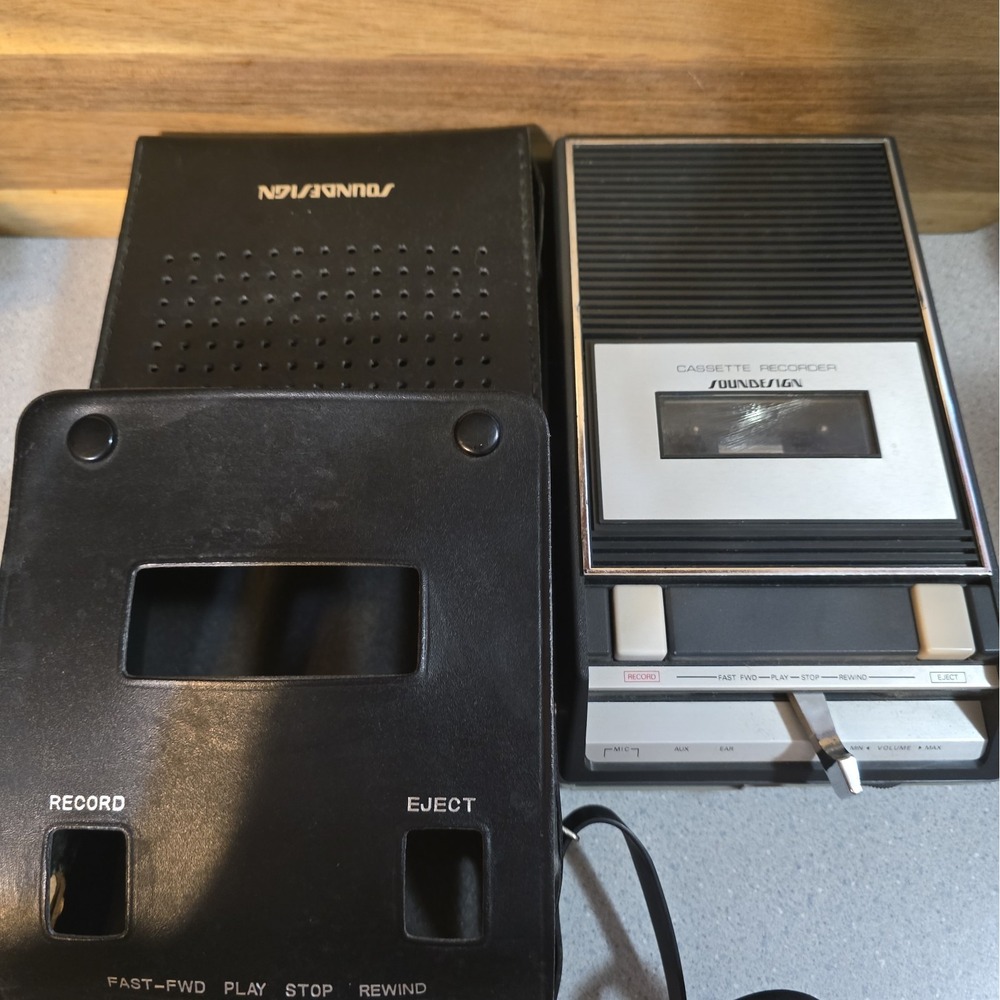 Vintage Soundesign Cassette Recorder 7608 W/ Black Hard Case & All Accessories